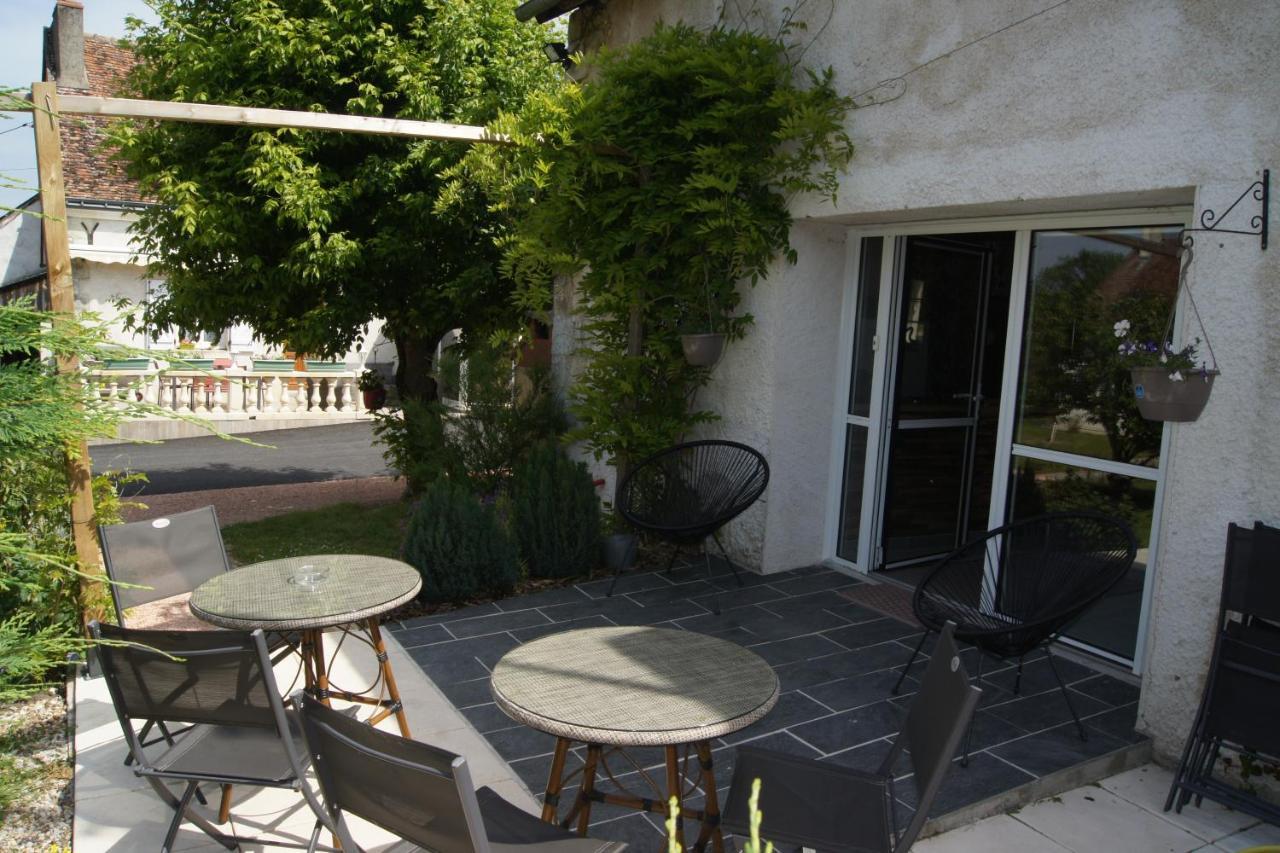 Chambres d hôtes de la Mauguinière Neuillé-le-Lierre Exterior foto