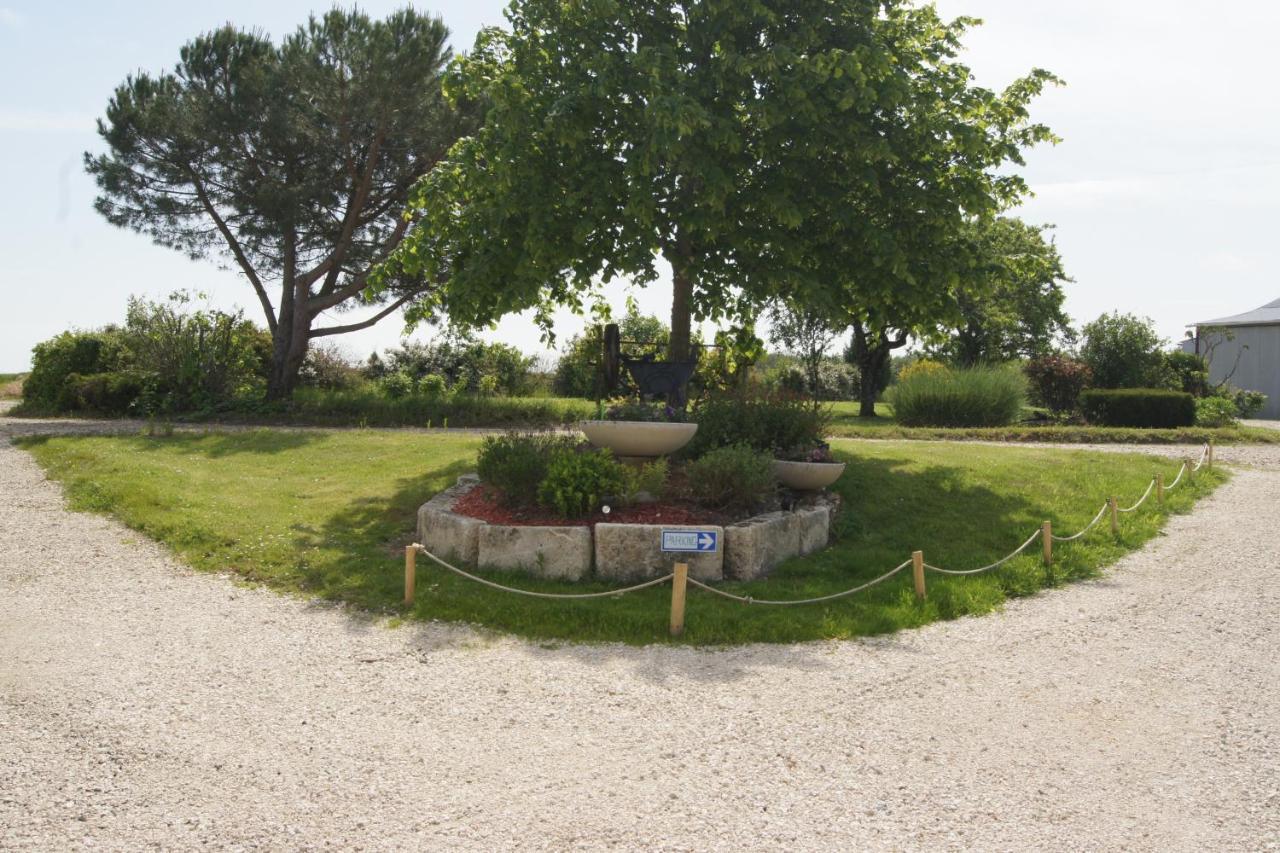 Chambres d hôtes de la Mauguinière Neuillé-le-Lierre Exterior foto
